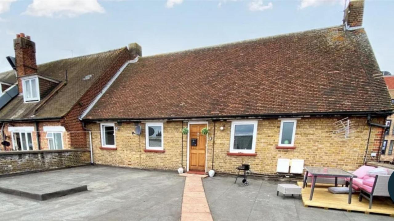 4 Bedroom Property Which Sleeps 8 Very Close To The Harry Potter Studio And Watford Junction Exteriér fotografie